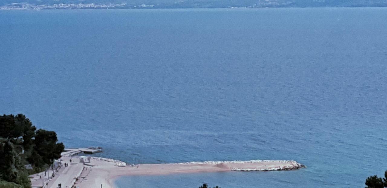 Sea View Tiho Apartment