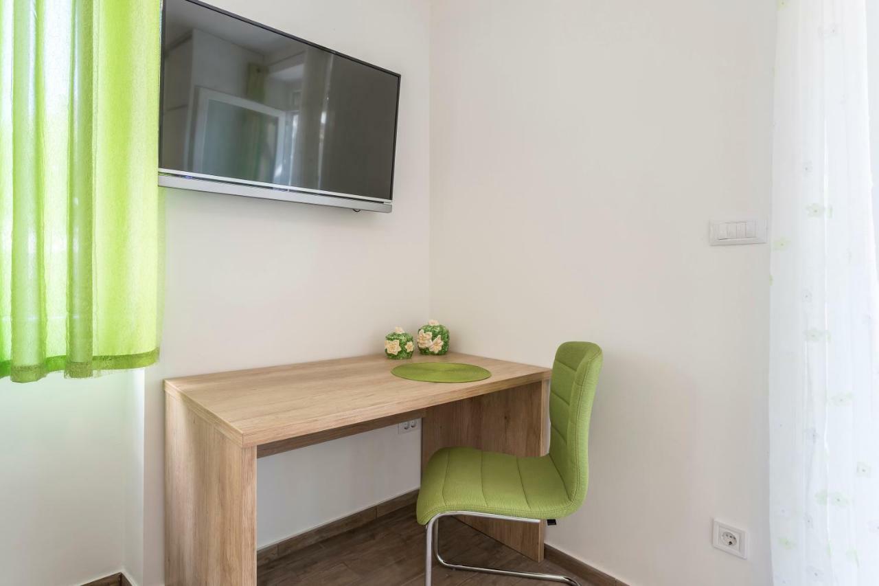 Maggy & Anna Apartment Split