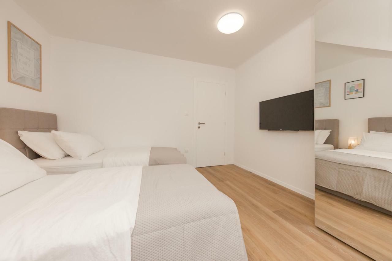 Enjoy Split, New In The Center With A Private Garden Apartamento