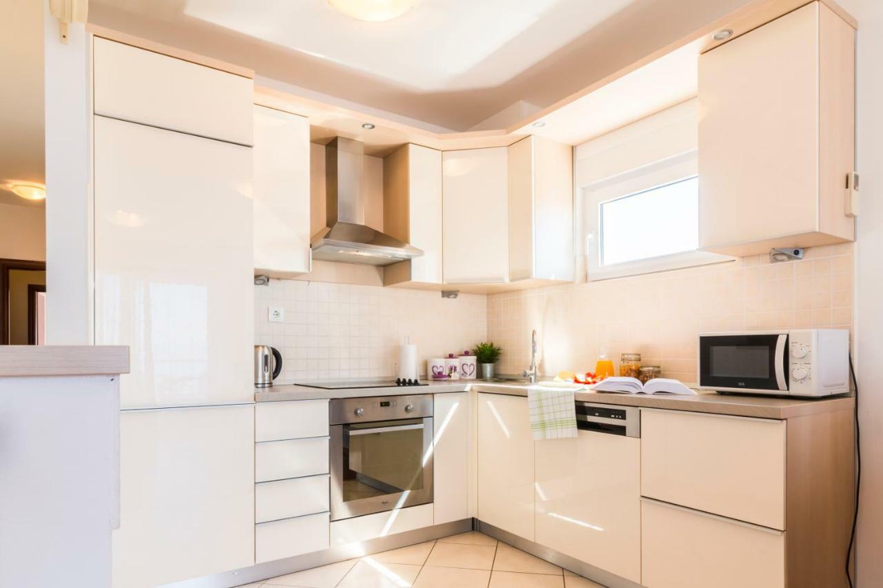 Apartment Lada *