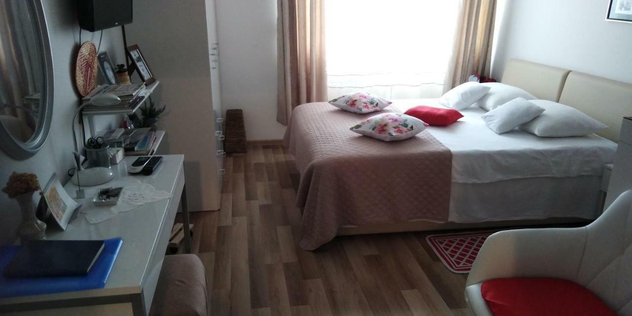 Klara Apartment *