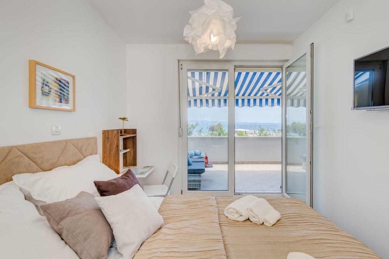 Sun & Palms Apartment