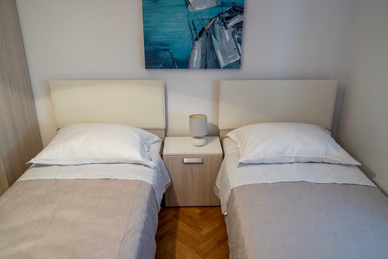 Split3 Apartment *