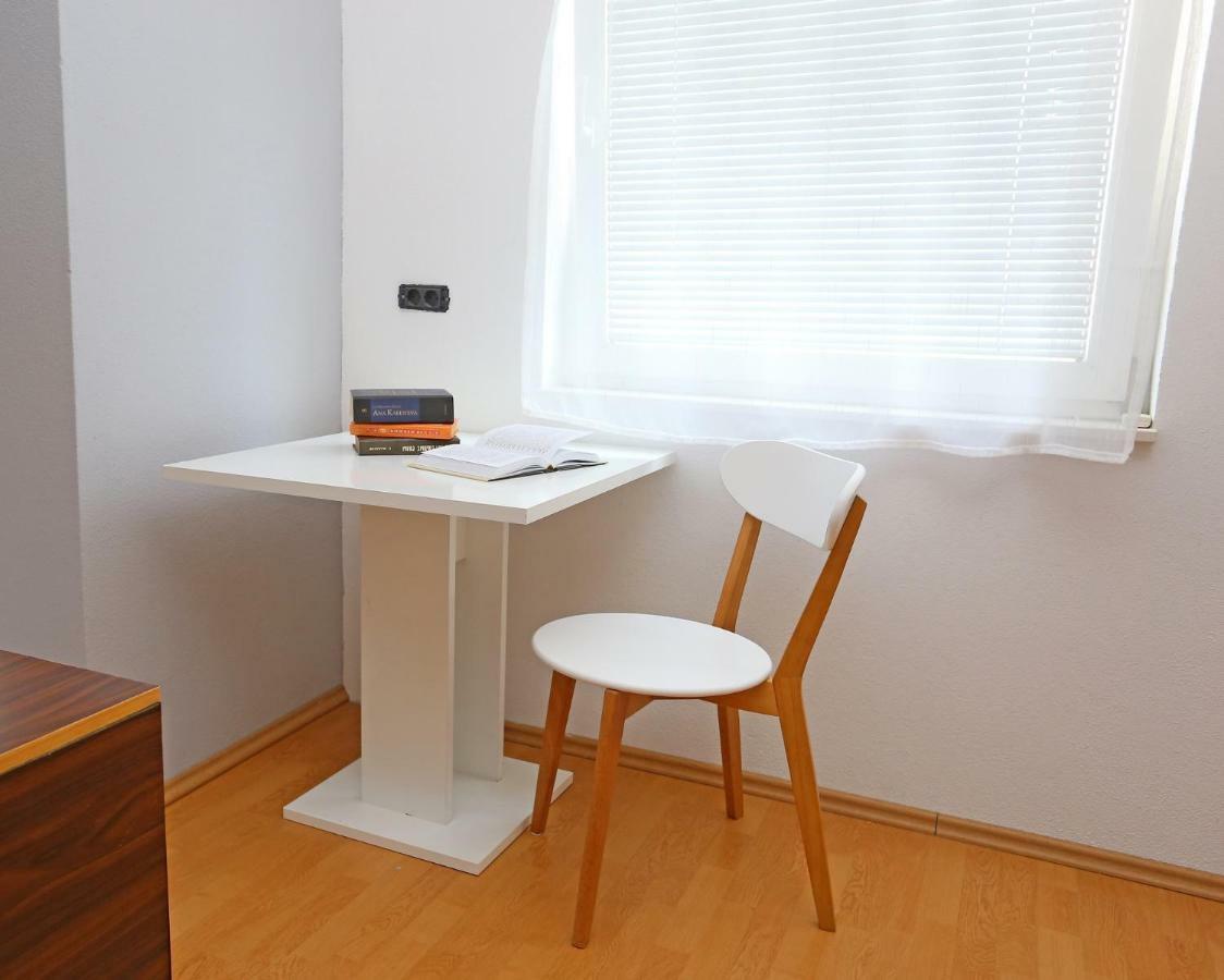 Grey Apartment Split