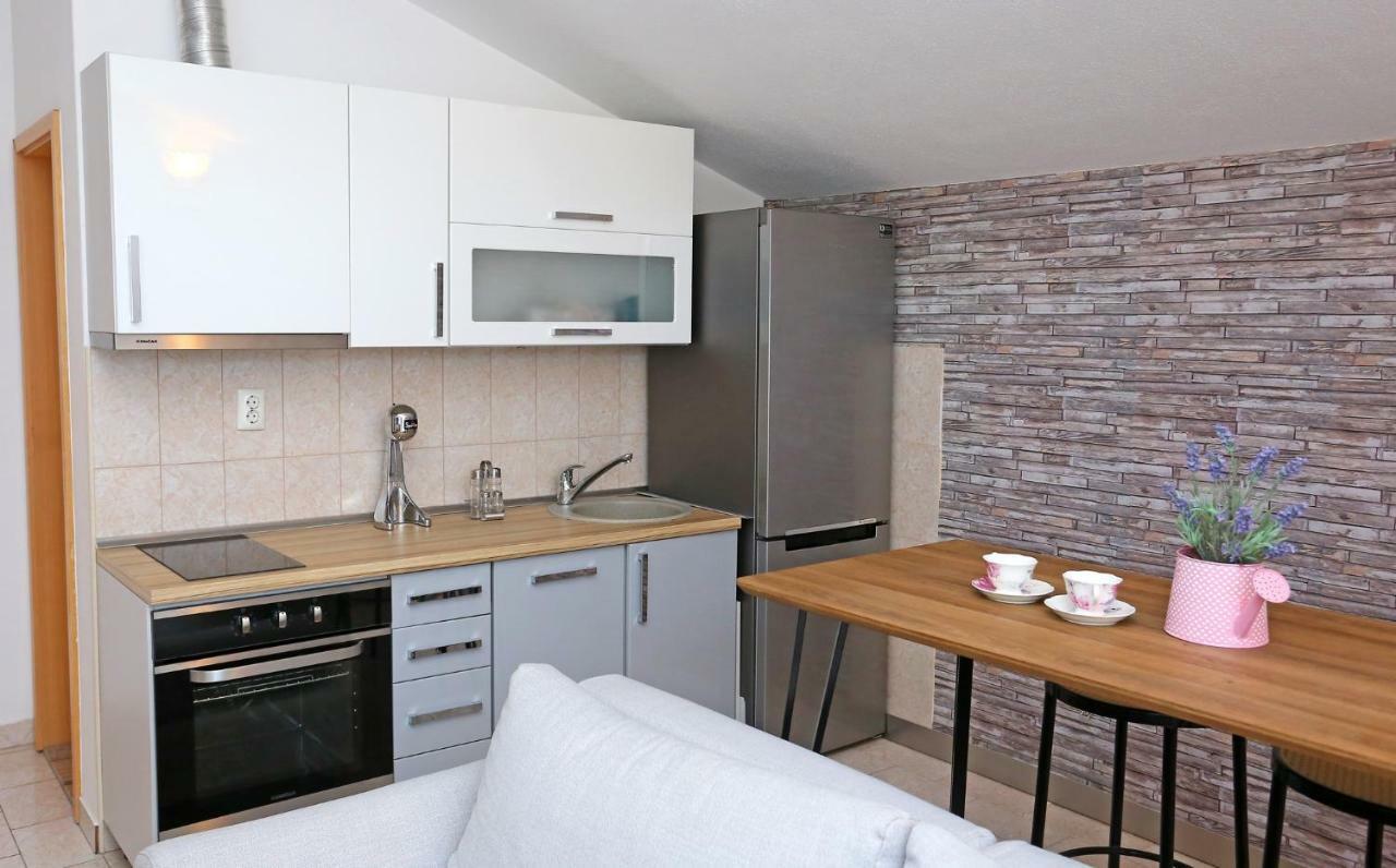 Grey Apartment Split