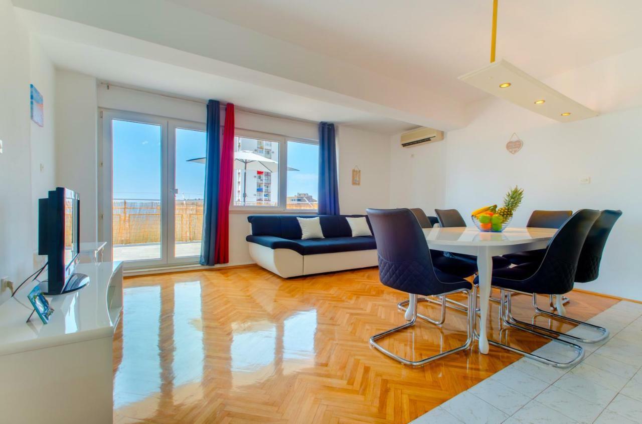 Zia Apartment