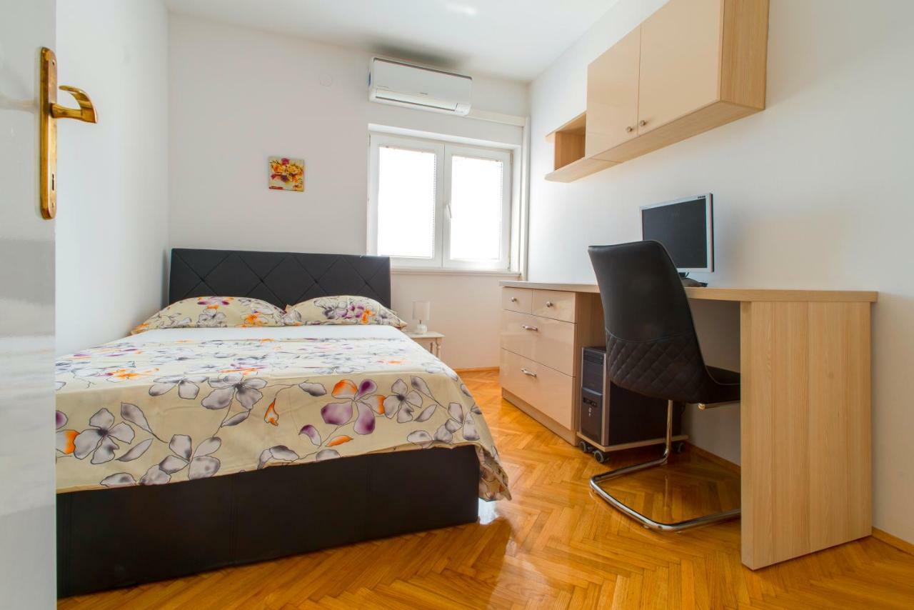 Zia Apartment Split
