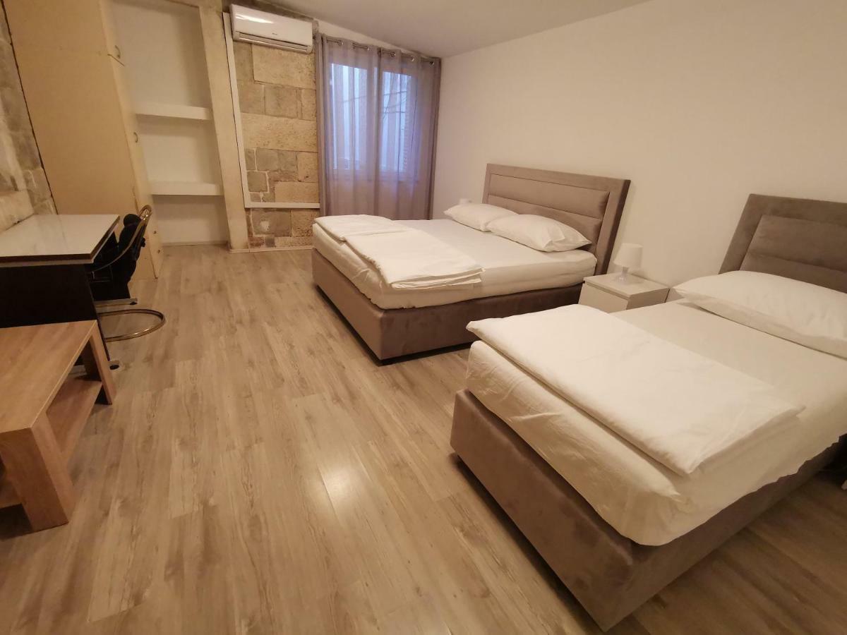 Spacious 140m2 Downtown 3 Bedroom Apartment *
