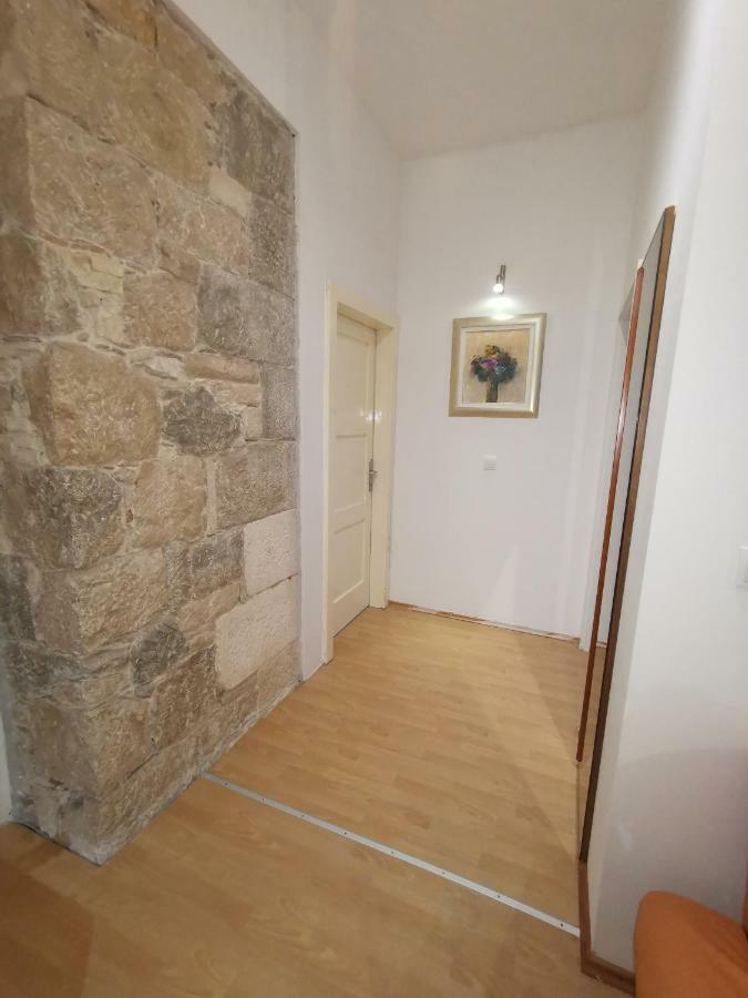 Spacious 140m2 Downtown 3 Bedroom Apartment