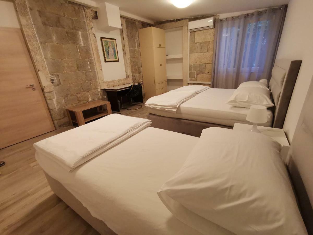 Spacious 140m2 Downtown 3 Bedroom Split