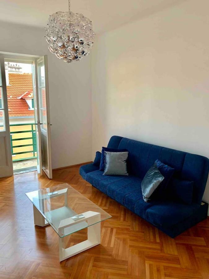 Apartment Center Split