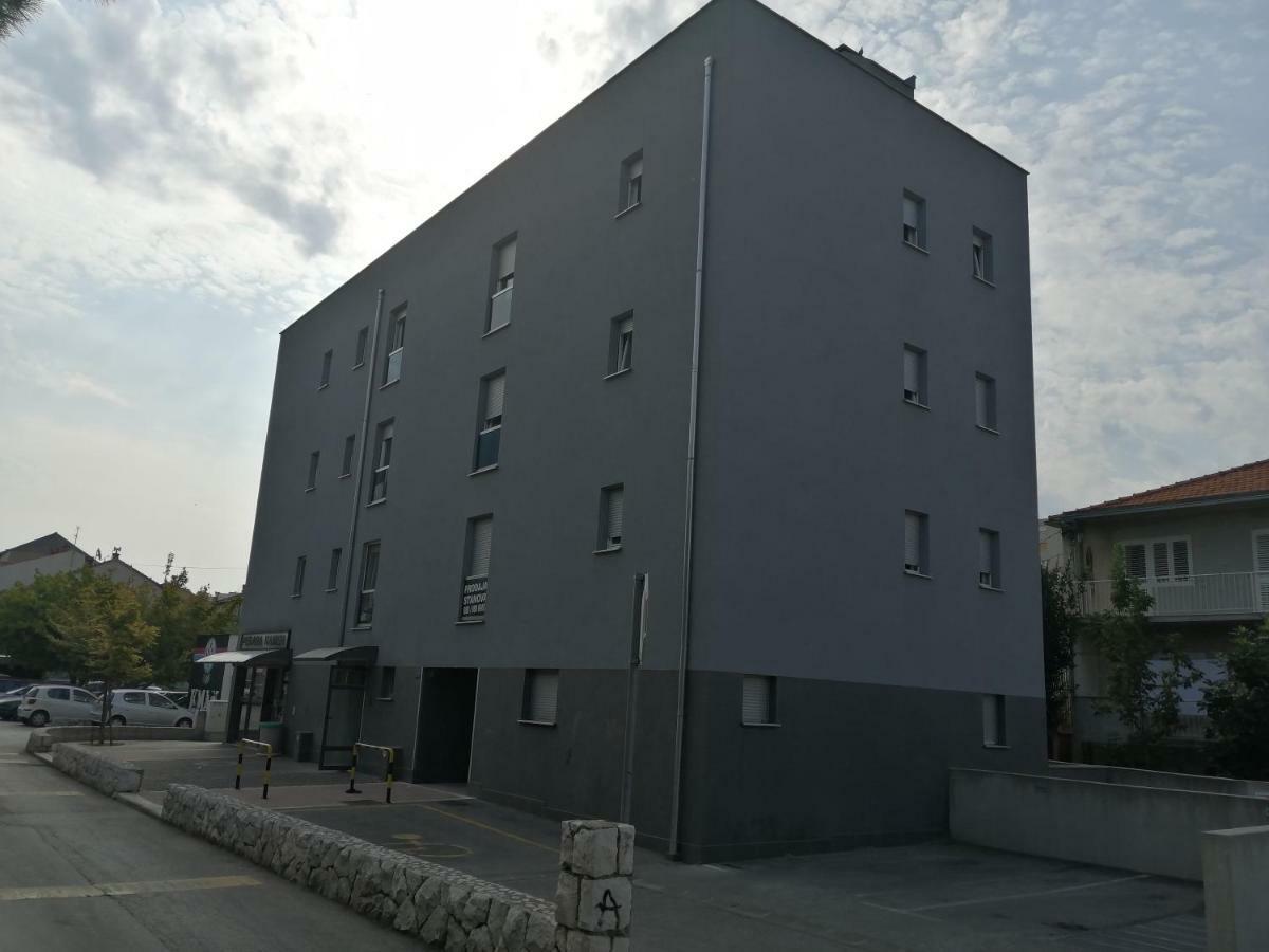 Mel Apartment