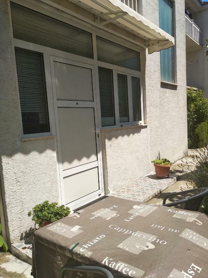 Apartment Fjaka *