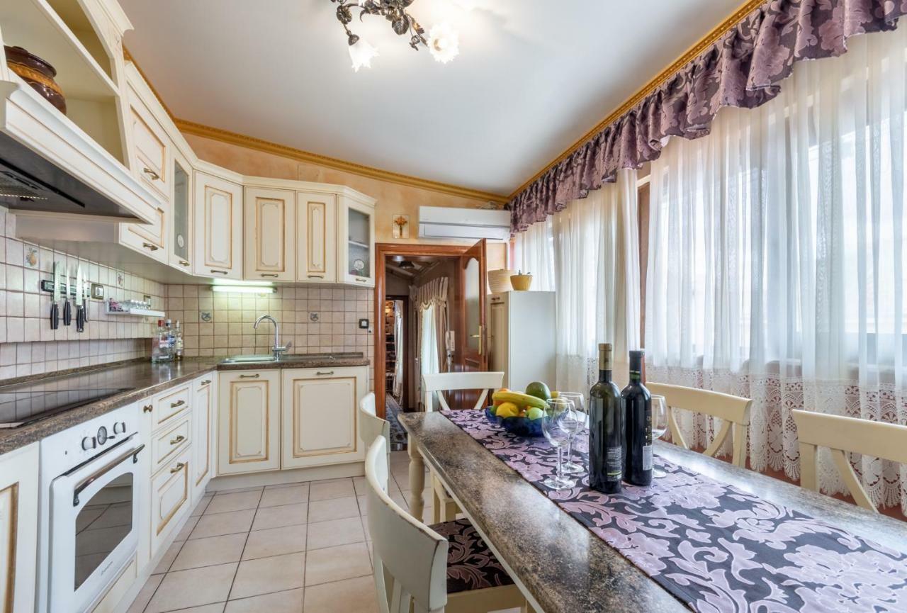 Superior Luxury Apartment *