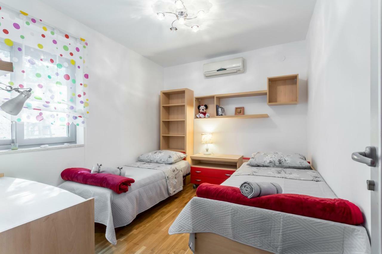 Lalu Apartment Split