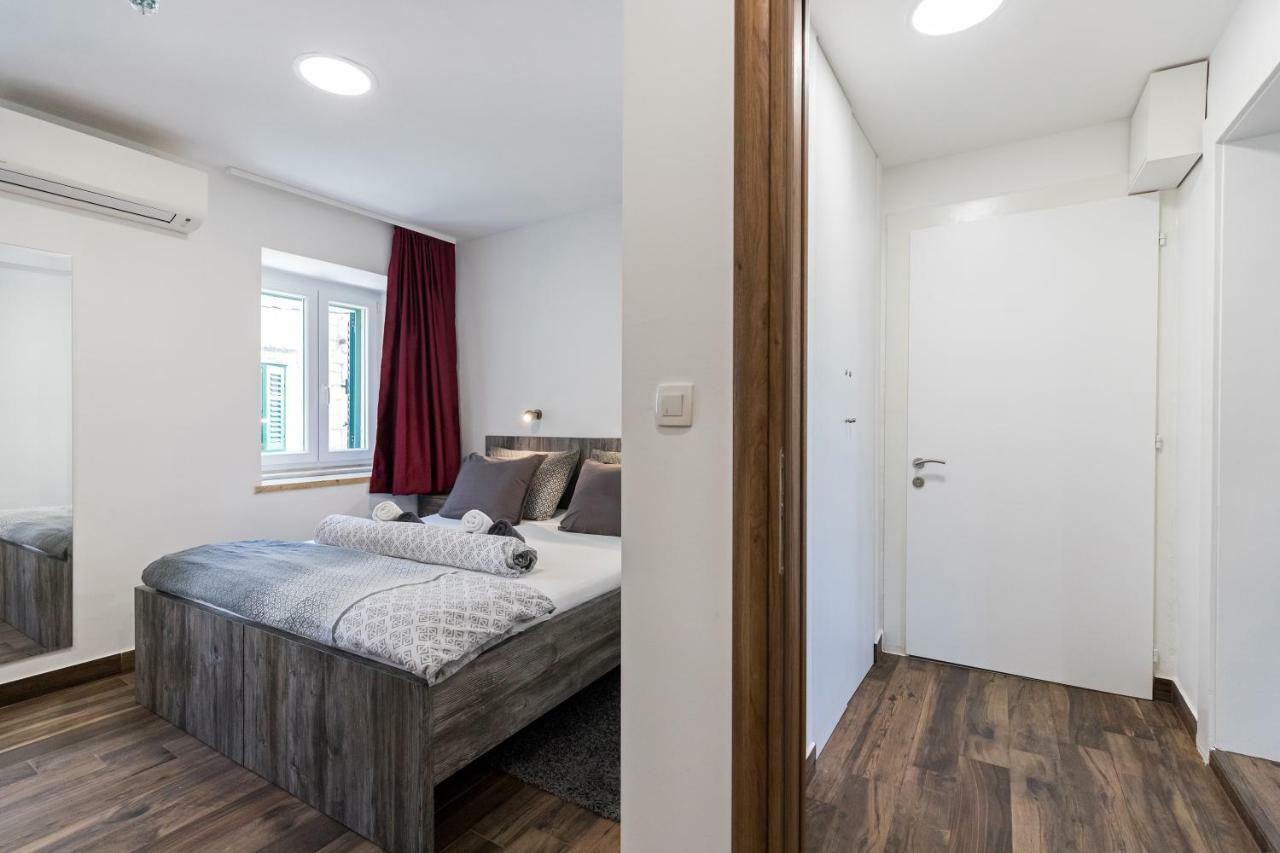 Guest house Apinelo Port Split