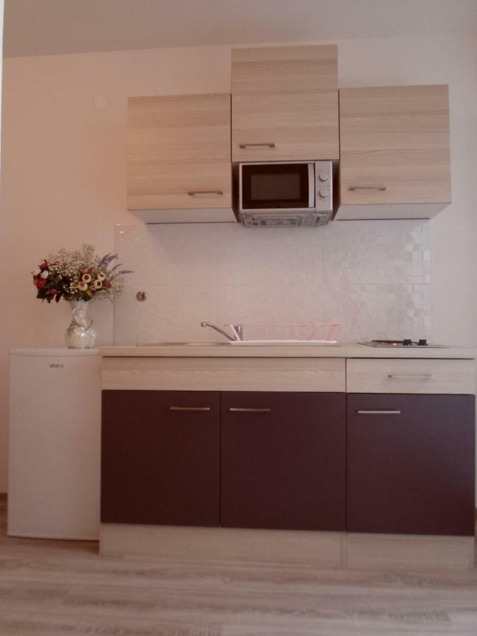 Apartment Leona *