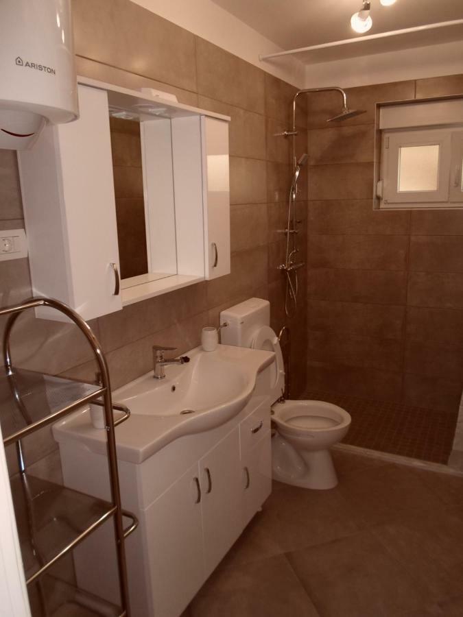 Apartment Leona *