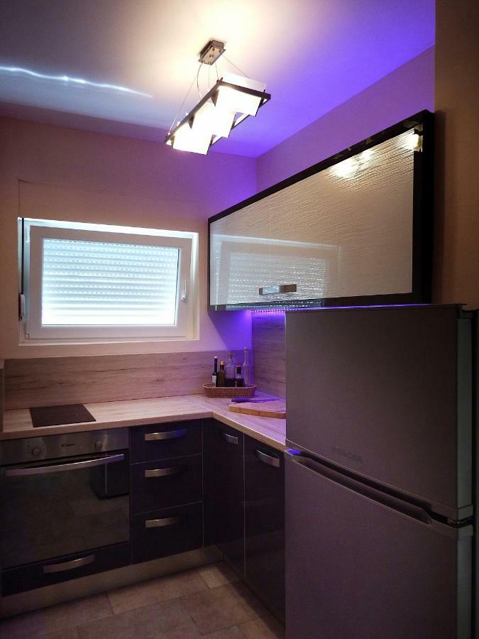 Julia Apartment Split