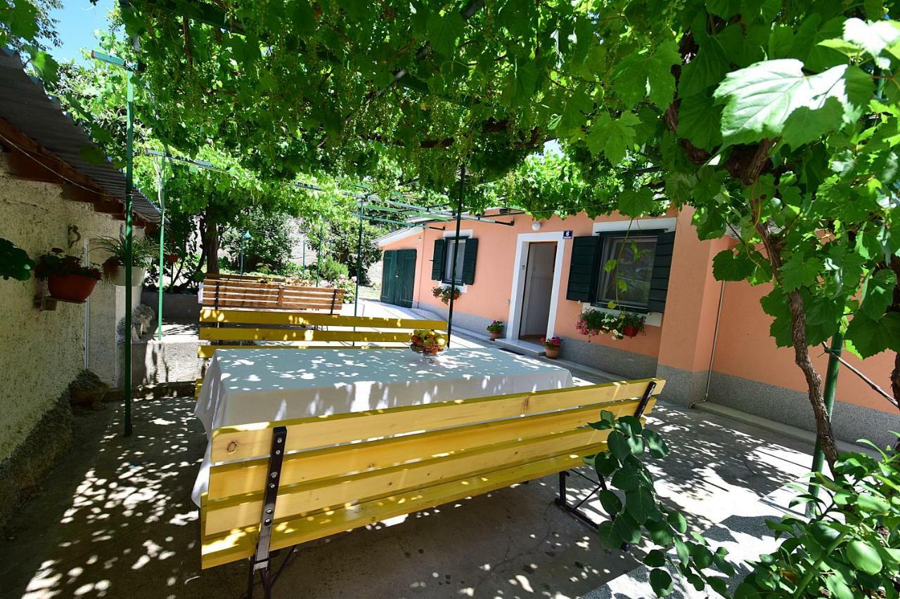 Apartment Odrina *