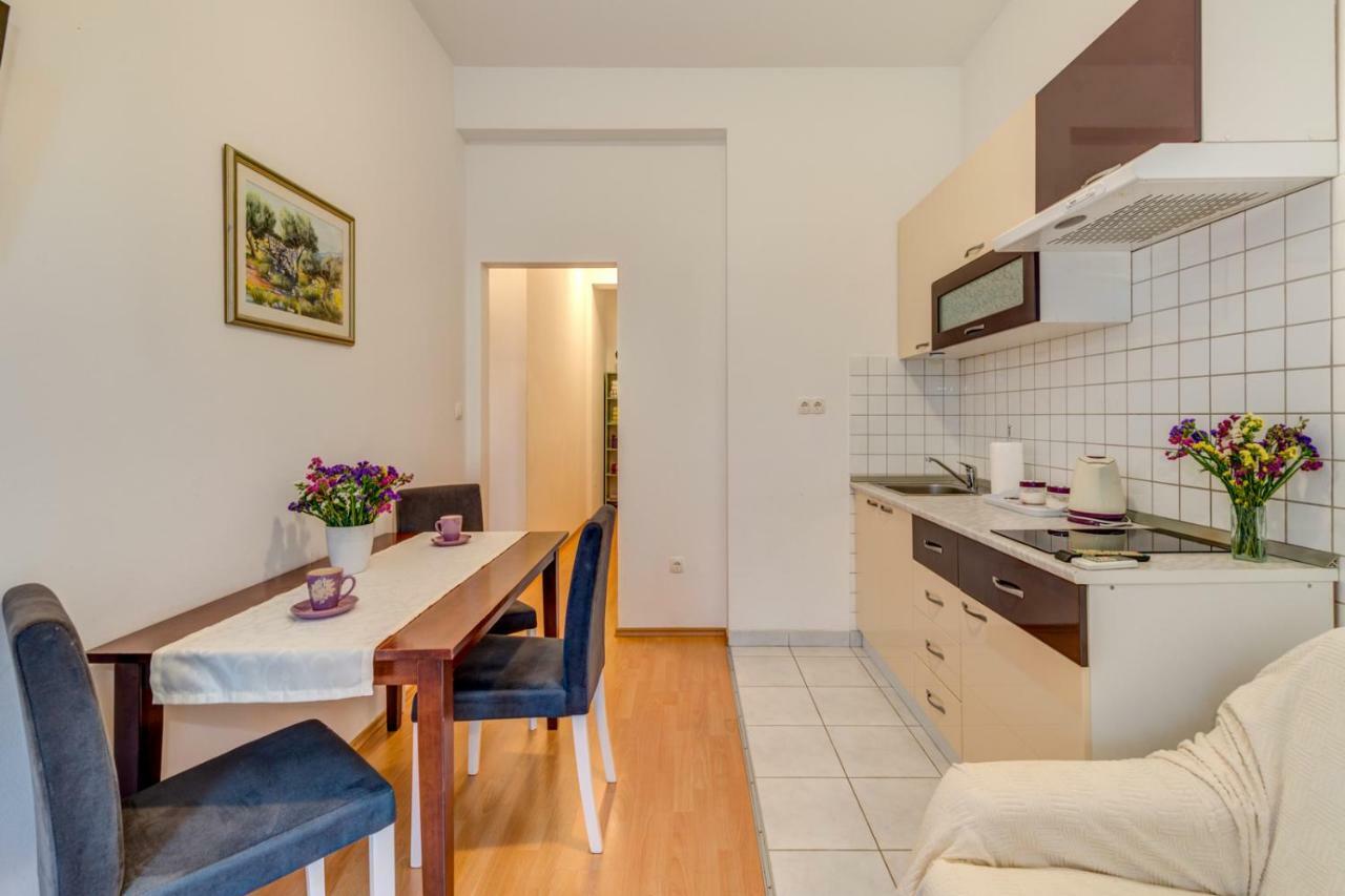 Apartment Roko *