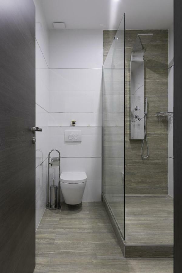 L&a Apartment Split