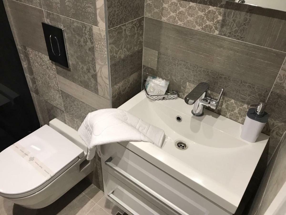 Gostinjska kuća Elegant & 4*