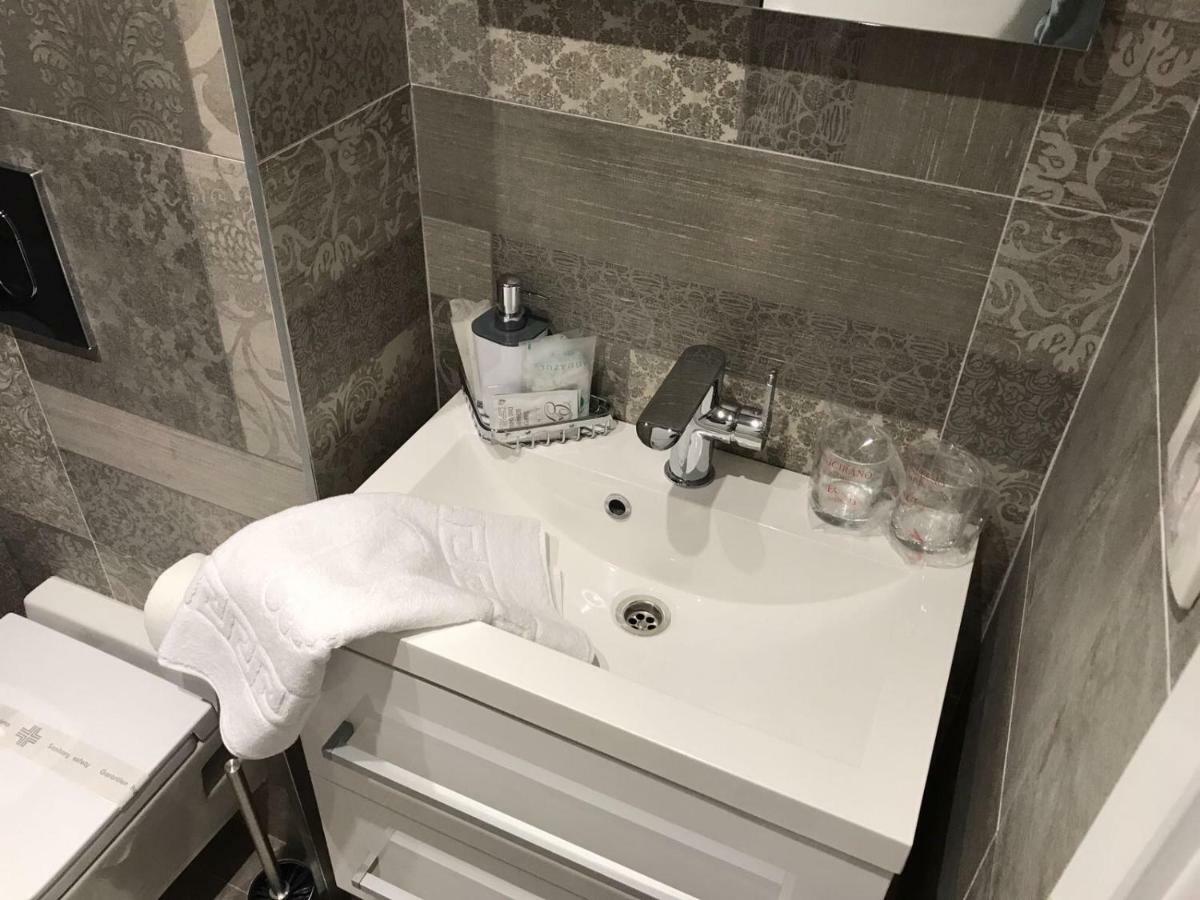 Gostinjska kuća Elegant & 4*