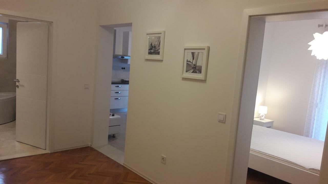 Three Roses Apartment *