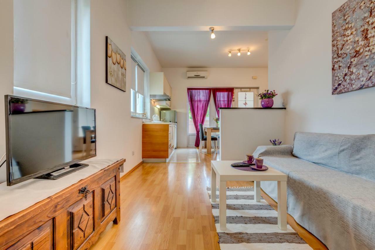 Roko Apartment *