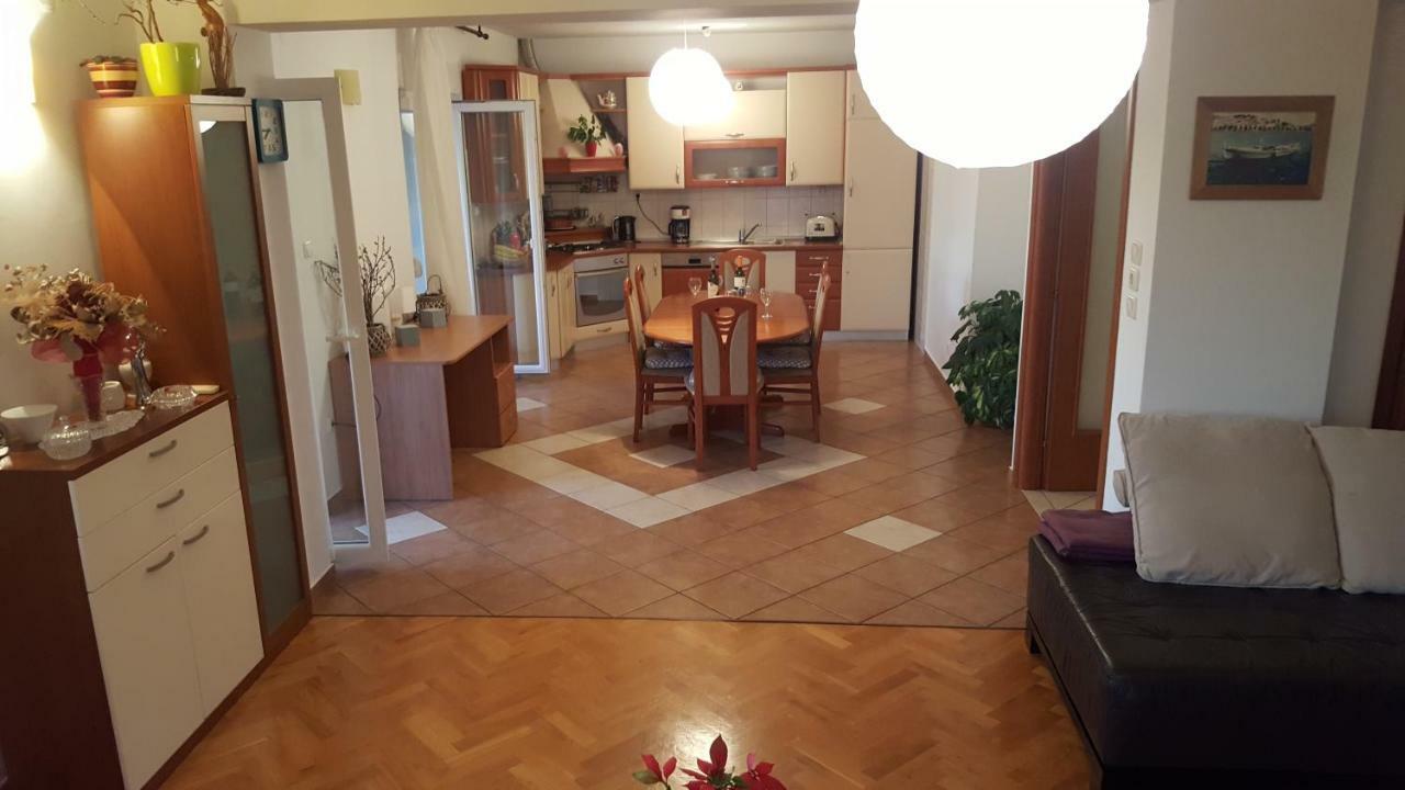 Antonija I Mateo, In The Center Of Apartman Split