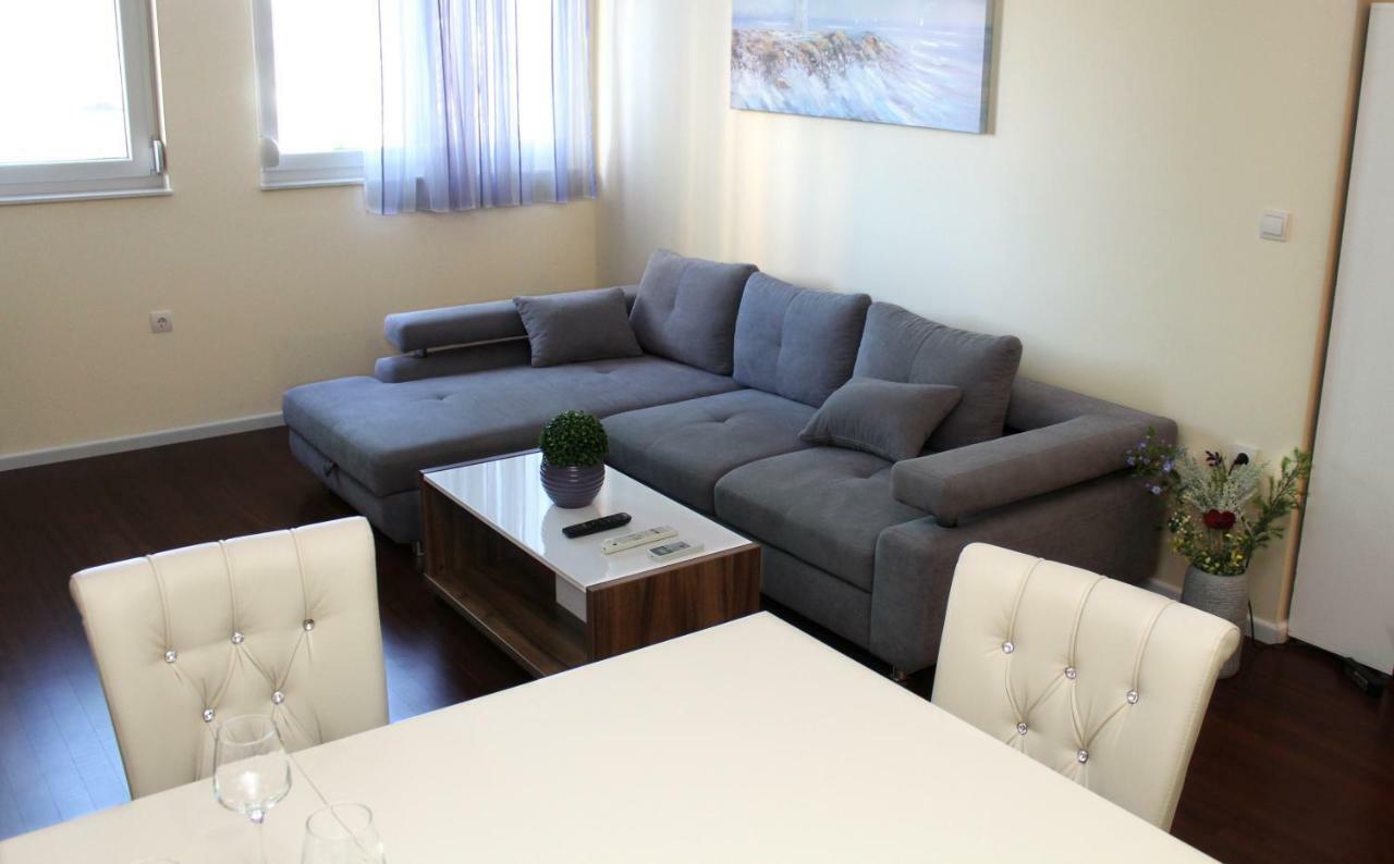 Mel Ii Apartment