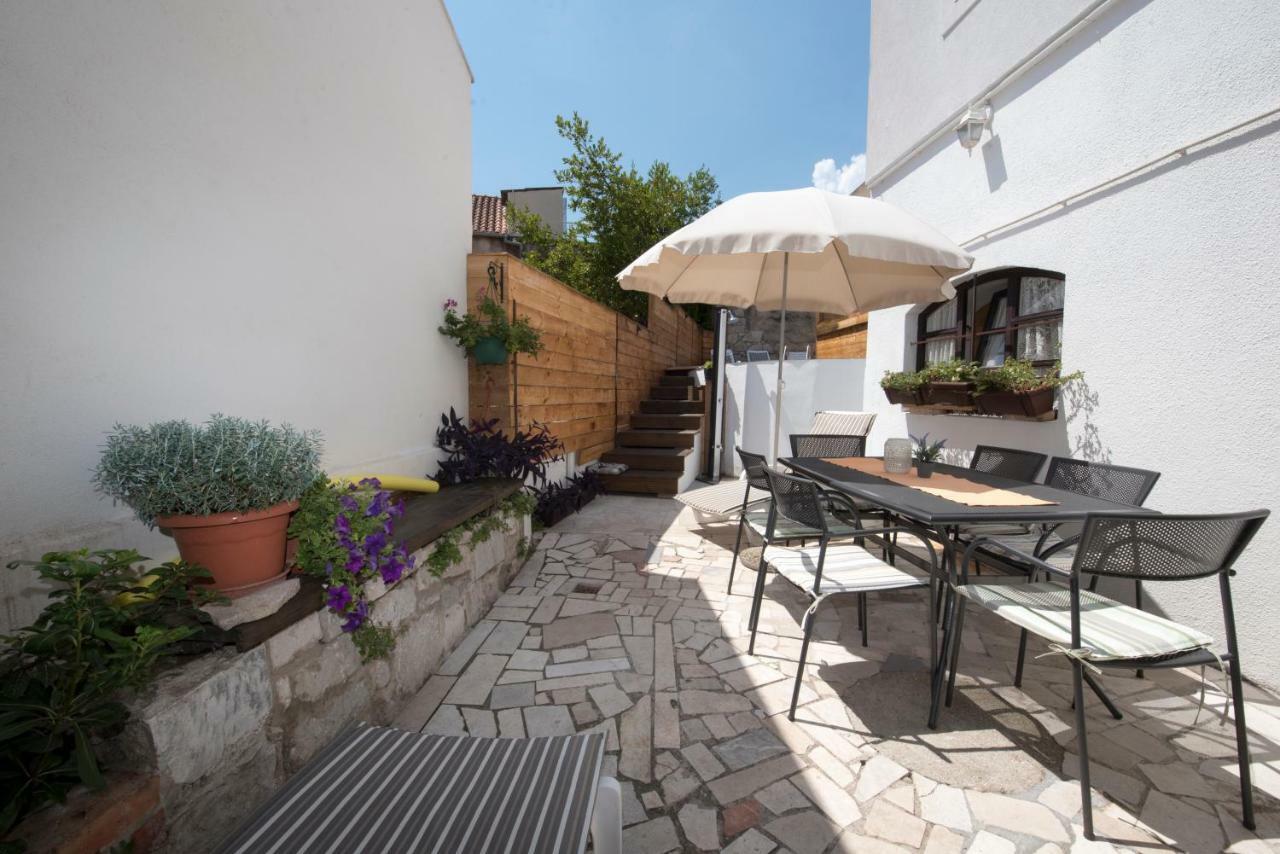 Elena Guest house