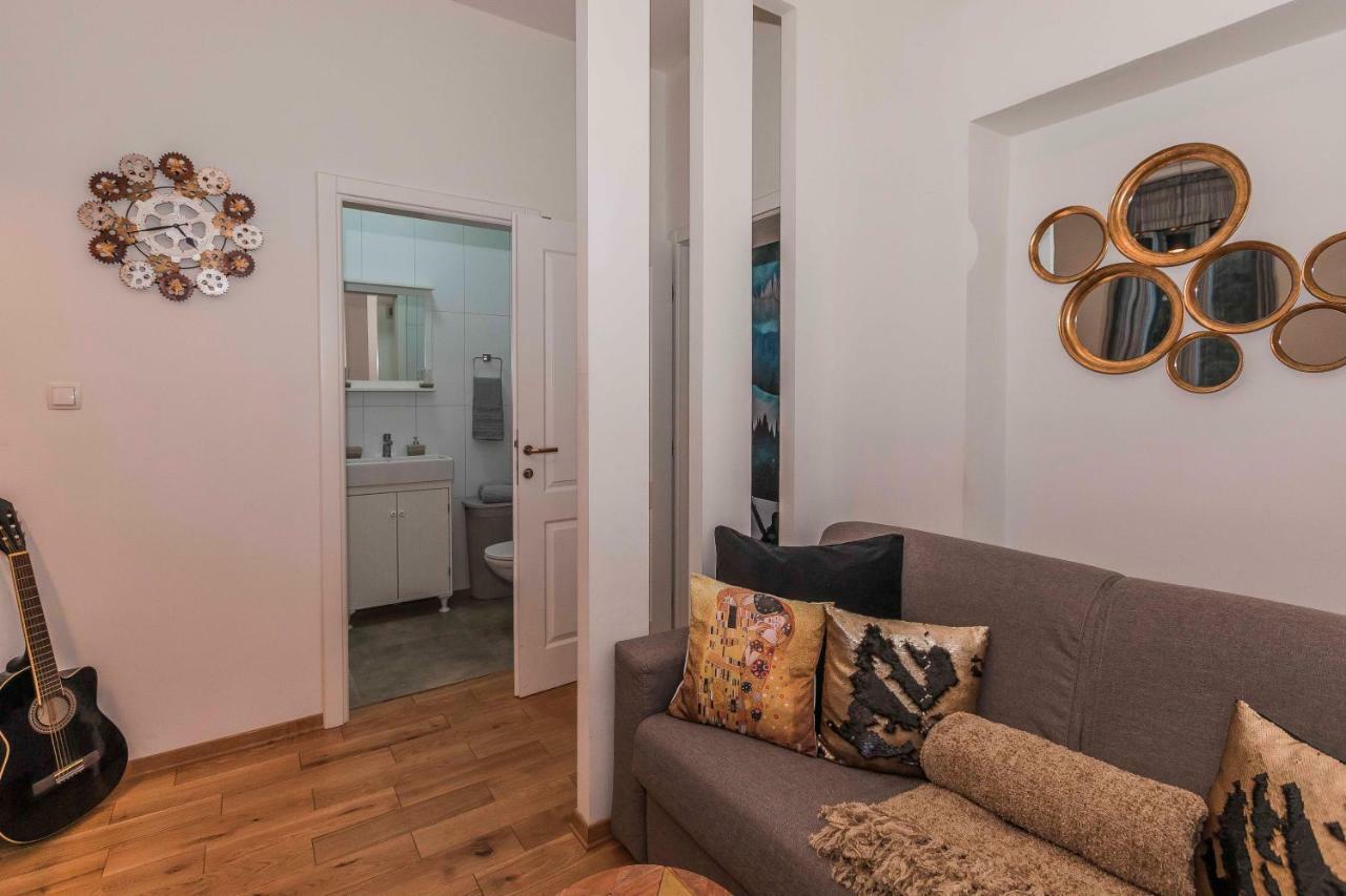 Apartment Horizons
