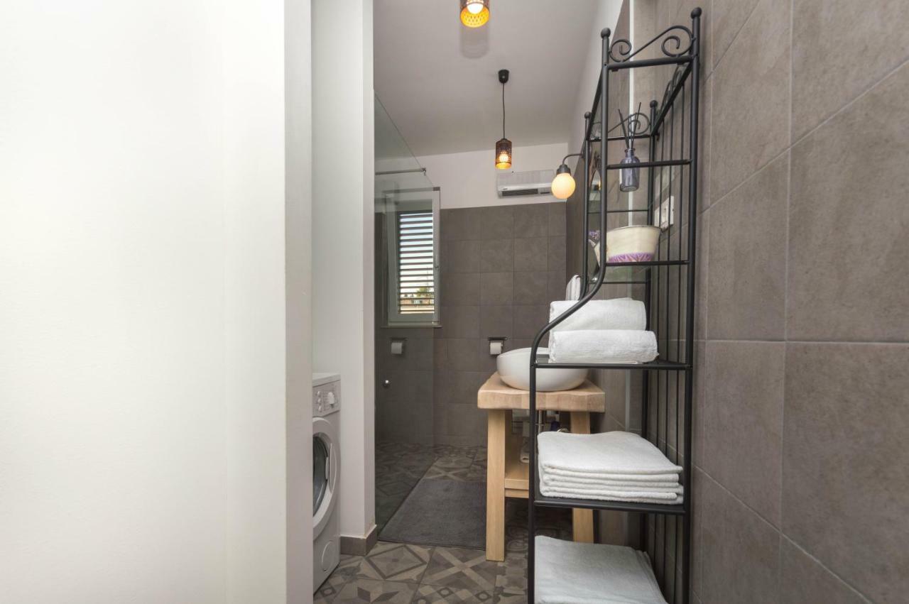 Luxury Lucy In Center With Amazing Sea-view Apartment *