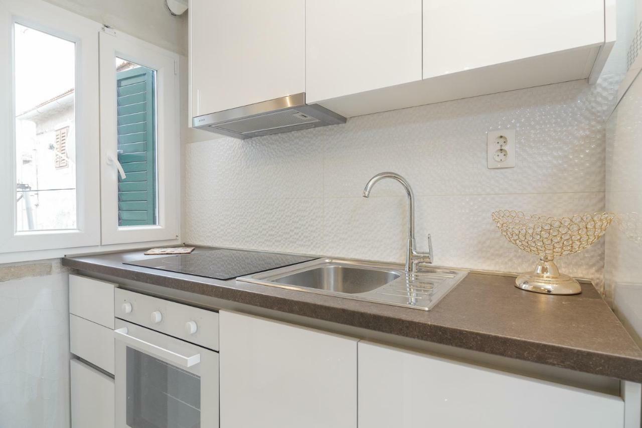 Stone Varos Appartement *