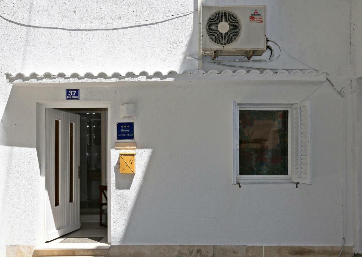 Tomas Art & Tomas Cave Apartman *