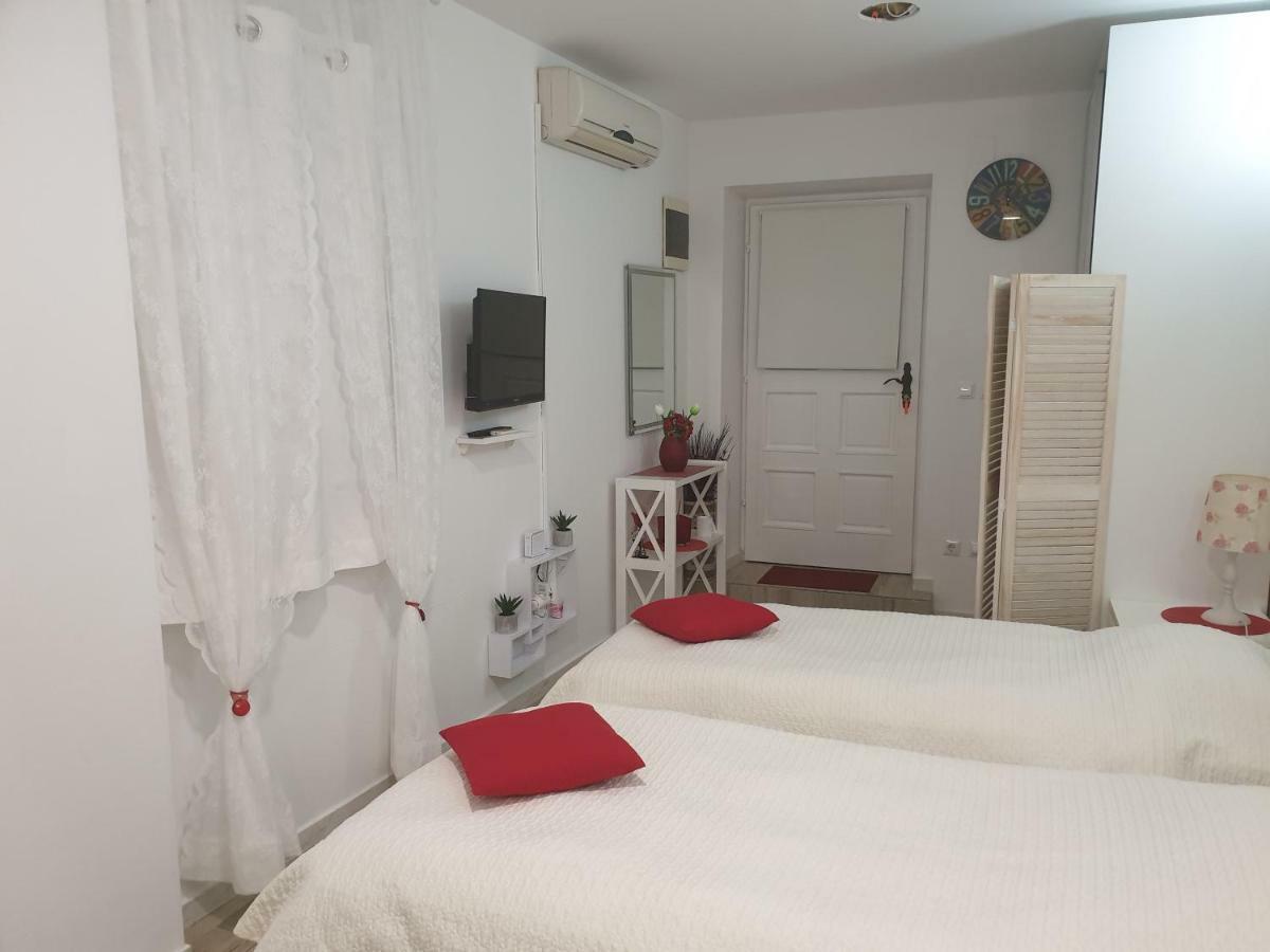 Apartments And Rooms Villa Lina *