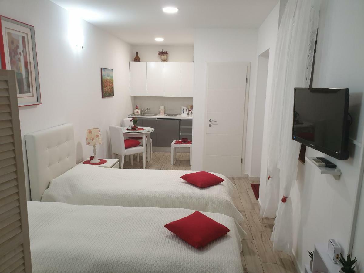 Apartments And Rooms Villa Lina Split