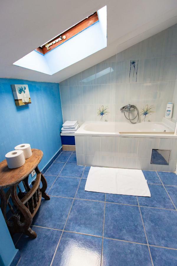 Vialli Apartment