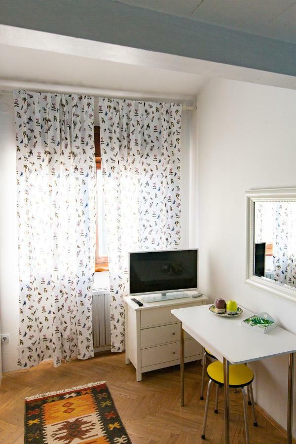 Vialli Apartment