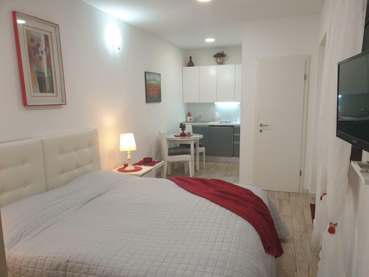 Apartments And Rooms Villa Lina Split