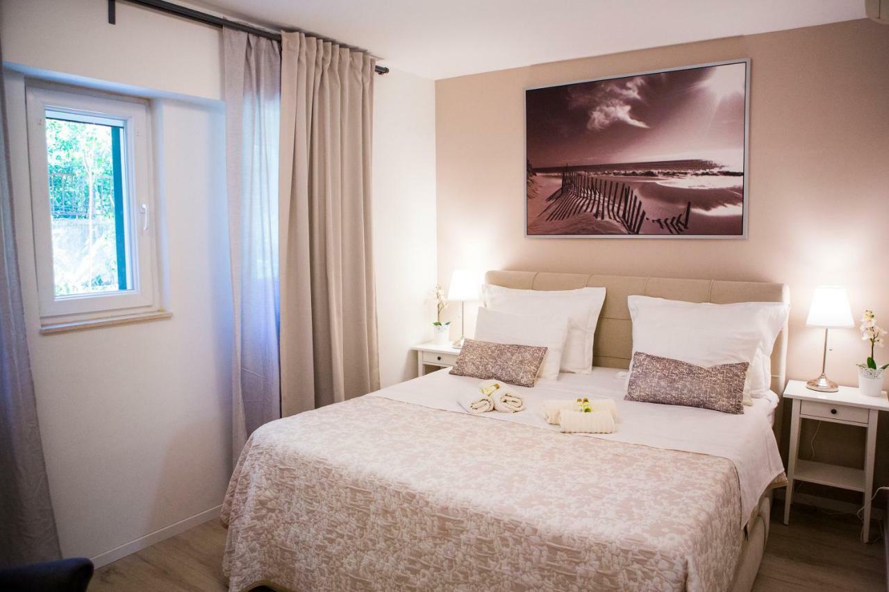 Luxurious With Private Garden * Split