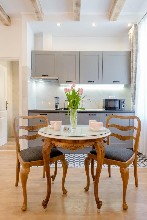 Le Monde Luxury Split