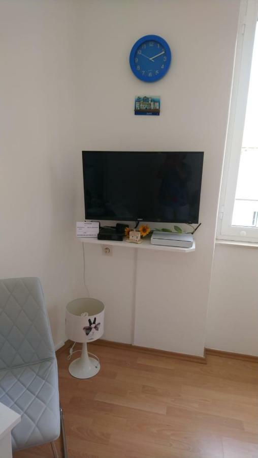Ana Apartment Split