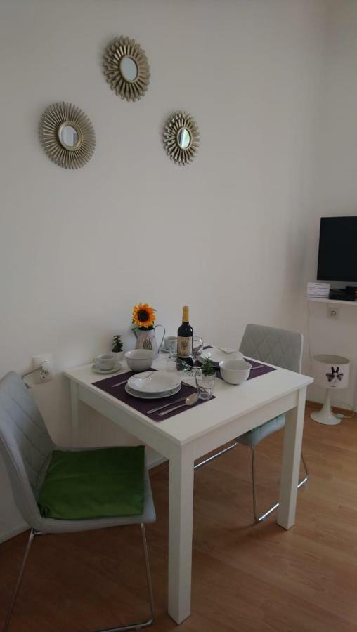 Ana Apartment Split