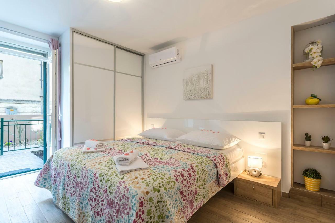 Maggy & Anna Apartment Split