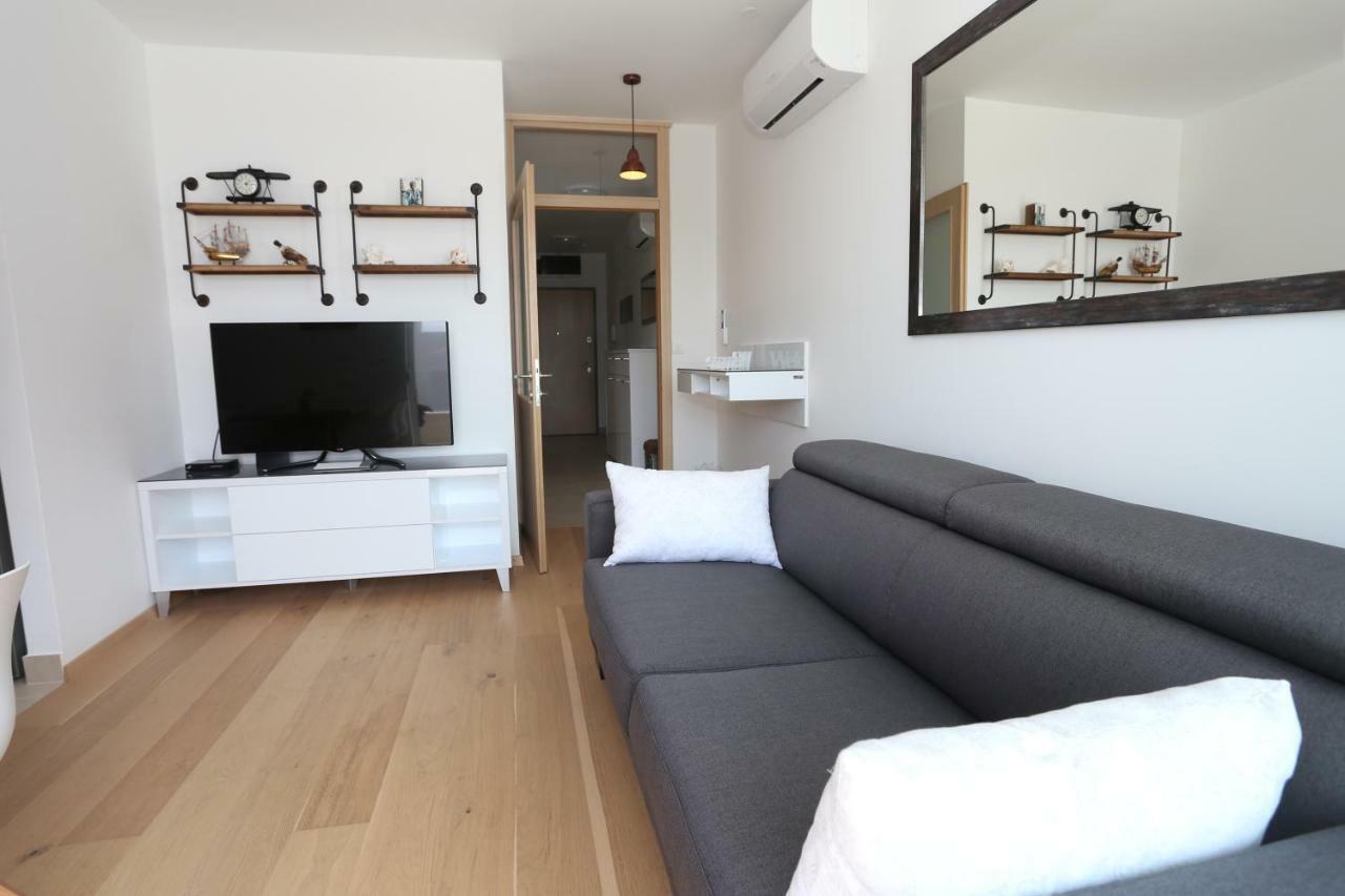 As's Apartment *