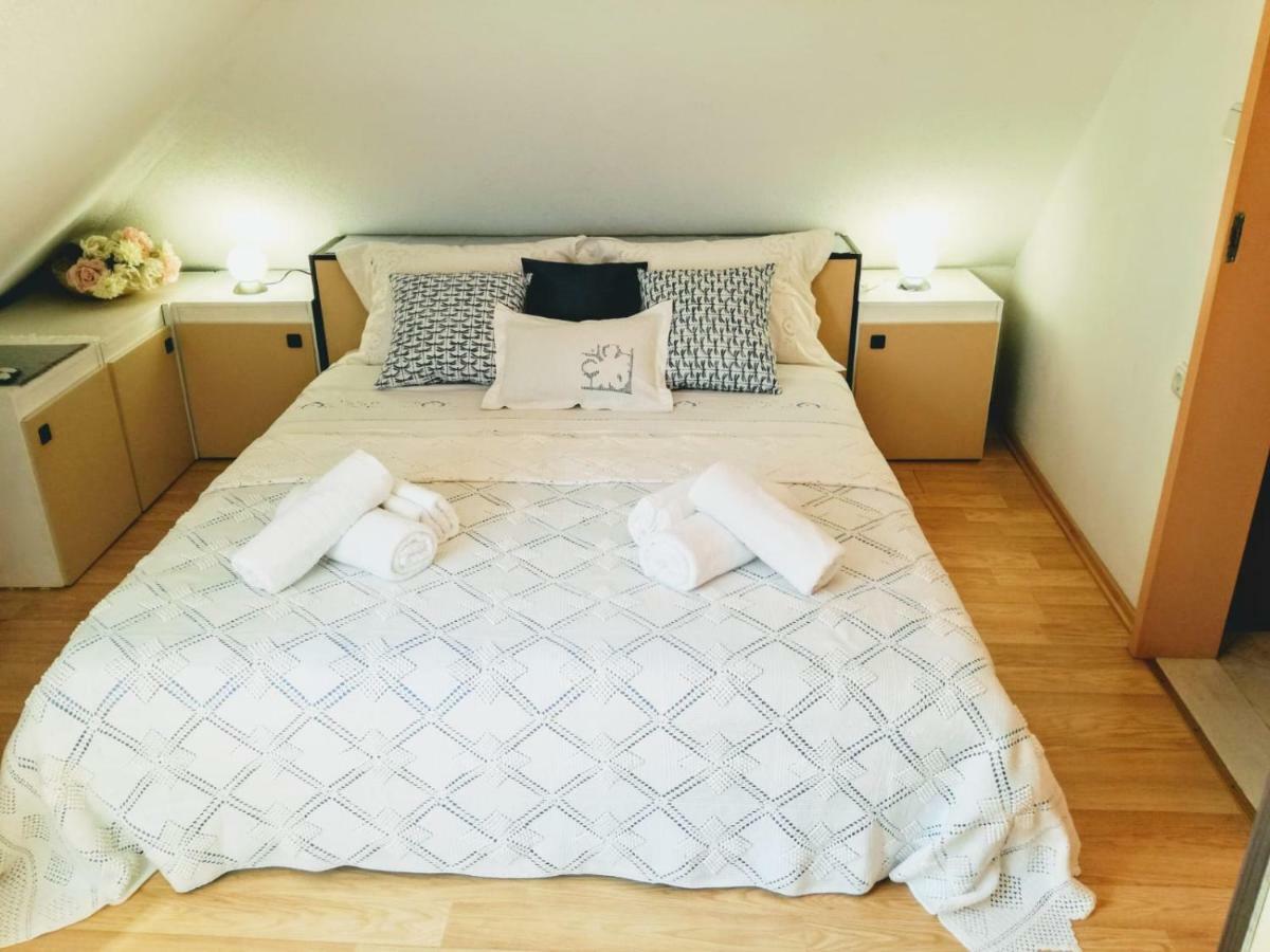 Apartment Abazur *