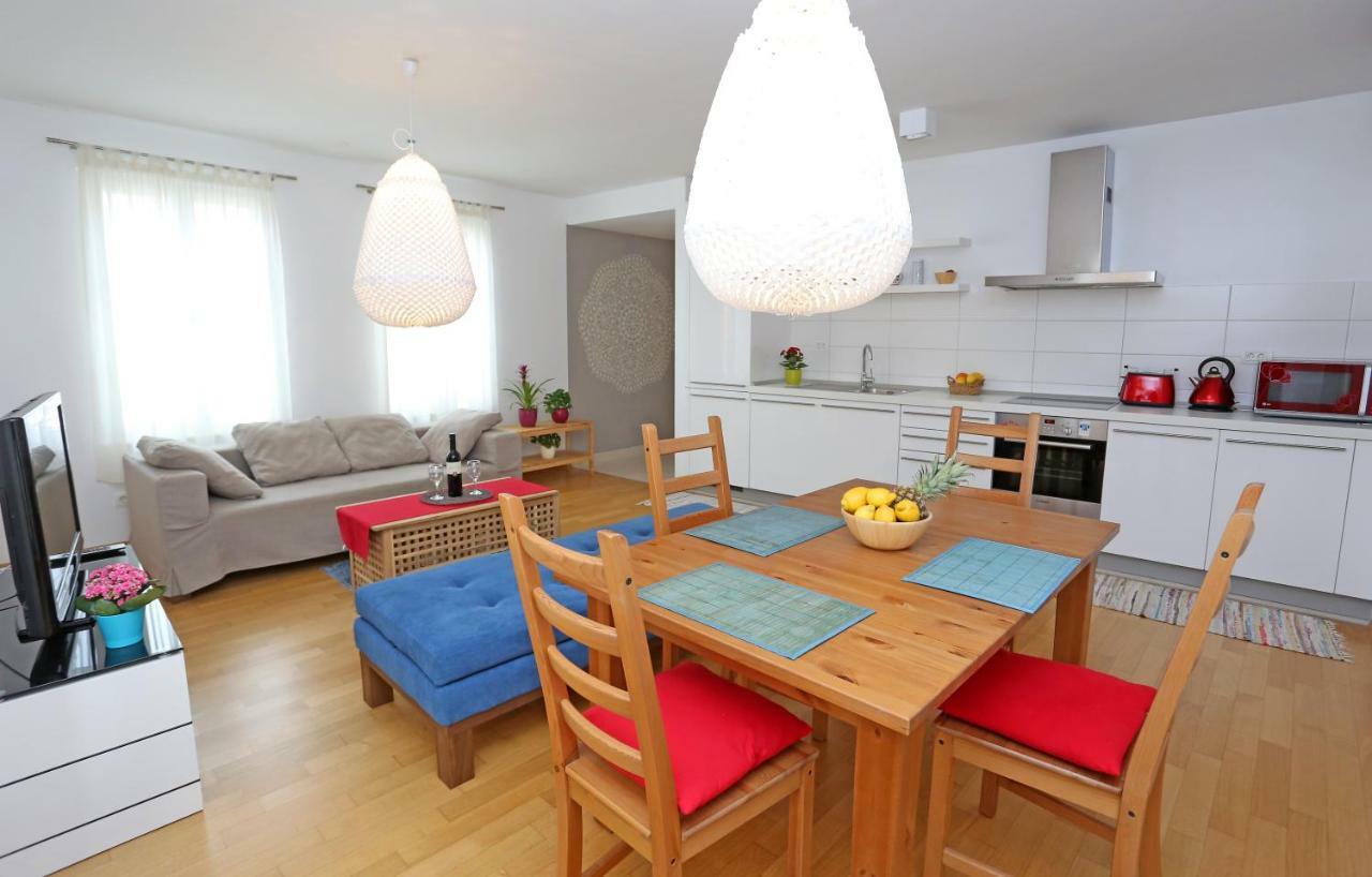 Luxury Apts Leone Centre